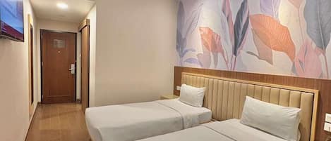 Superior Twin Room (Color Room - Twinbed) | Desk, laptop workspace, WiFi (free)