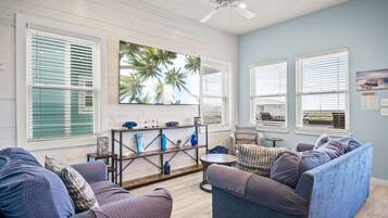 Smart TV, DVD player