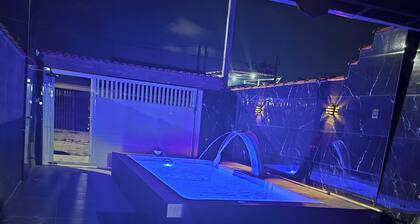 House with Pool and Jacuzzi