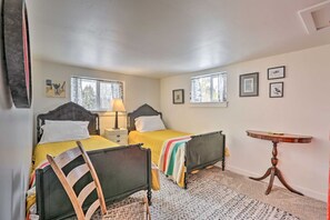 3 bedrooms, desk, WiFi