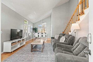 TV, fireplace, offices