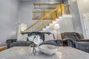 Interior - Cozy 3BR Family Home with Patio & BBQ grill, Close to Casinos and Shops (Reno)