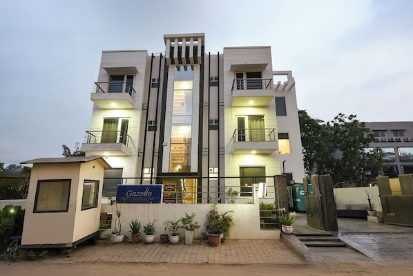 숙박 시설 정면