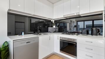 Fridge, microwave, oven, stovetop