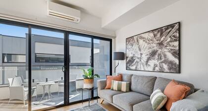 Comfortable 2BR Retreat with Balcony & Parking