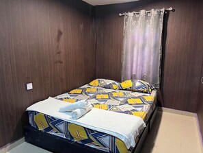 Free WiFi, bed sheets