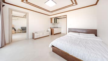 Kamar Basic, 1 kamar tidur (Main Building Room 105) | 1 kamar tidur dan Wi-Fi gratis