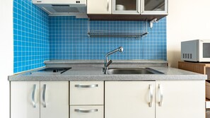 Basic Room, 1 Bedroom (Main Building Room 203) | 1 bedroom, free WiFi