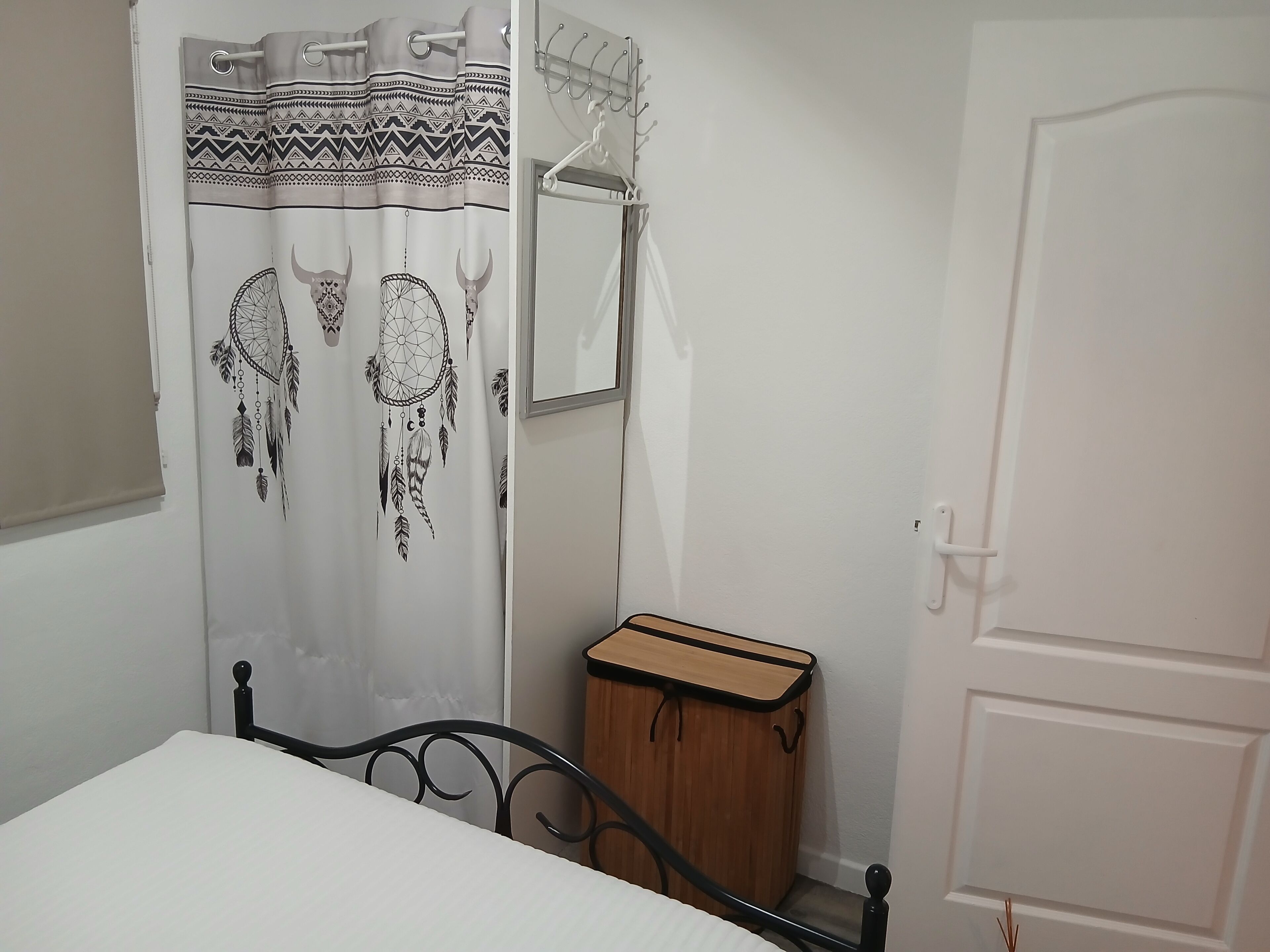 1 chambre, fer et planche à repasser, lit parapluie, Wi-Fi gratuit