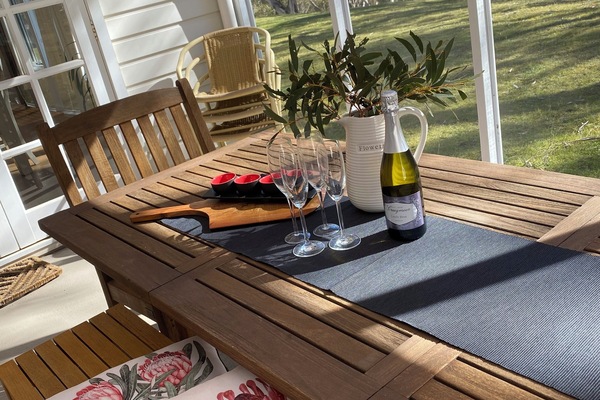 Alfresco Room - enjoyed year round
Weber Q BBQ cooks up a storm !