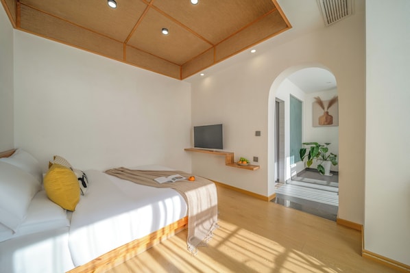 Superior Double Room, Courtyard View | Blackout drapes, soundproofing, iron/ironing board, free WiFi - Dali Jiuju Cottage Rural View (Dali)