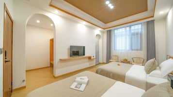 Blackout curtains, soundproofing, iron/ironing board, free WiFi
