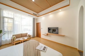 Habitación Confort doble | Cortinas opacas y sistema de insonorización