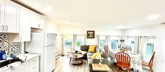 Spacious 6-bedroom house in Sunnyvale with WiFi access