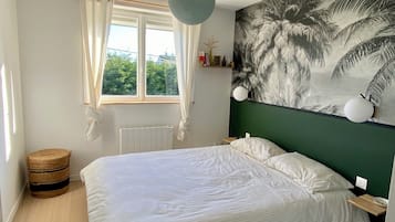 3 chambres, fer et planche à repasser, lit de bébé portatif, Wi-Fi