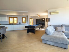 TV - Otra Vida by Interhome (Altea)
