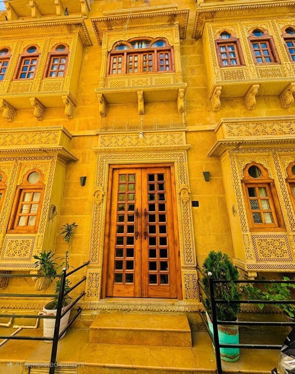 Front of property - Thar Tribe Hostel Jaisalmer (Jaisalmer)