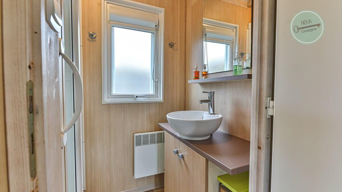 Douche, sèche-cheveux