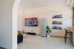 Lobby - Wuyi Whispering Maple (Dali)