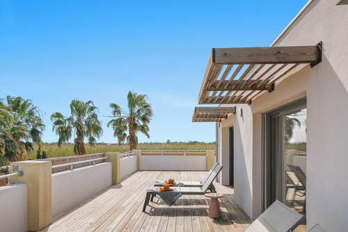 Palmira duplex with jacuzzi located 5 minutes from the beach Hyères les Salins