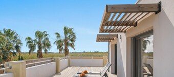 Palmira duplex with jacuzzi located 5 minutes from the beach Hyères les Salins