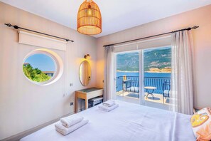 6 chambres, fer et planche à repasser, Wi-Fi, draps fournis