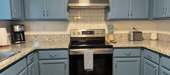 Aloha Hale - 3-bedroom house in tropical Pāhoa near Hilo