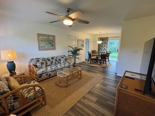 Aloha Hale - 3-bedroom house in tropical Pāhoa near Hilo