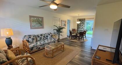 Aloha Hale - 3-bedroom house in tropical Pāhoa near Hilo