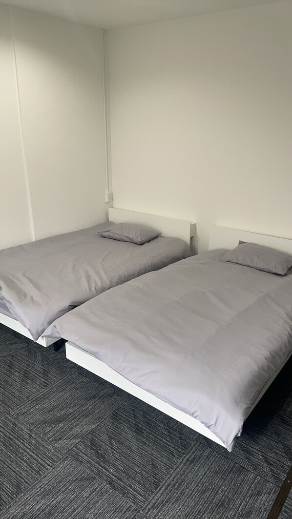 6 habitaciones, escritorio, wifi y ropa de cama 