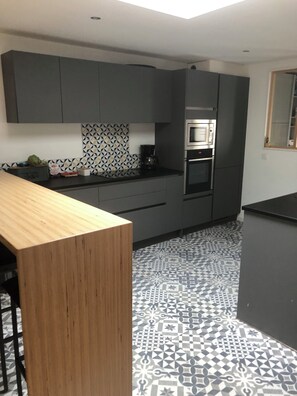 Microwave, oven, stovetop, dishwasher