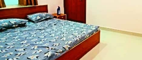 Kamar Double Deluks, pemandangan kota | Meja kerja, ruang kerja ramah laptop, kedap suara, dan seprai linen