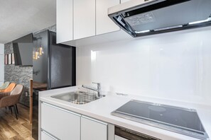 Superior House, Balcony | Private kitchen - Seeds Nipponbashi (Osaka)