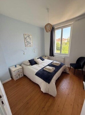 3 bedrooms, iron/ironing board, travel cot, WiFi