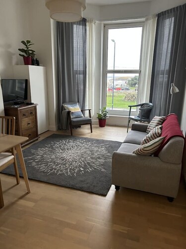 Seaview Retreat & Private Parking