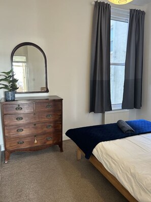 2 chambres, fer et planche à repasser, lit parapluie, Wi-Fi gratuit