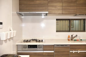 Elite Villa, Non Smoking, Patio | Private kitchen | Fridge, microwave, oven, stovetop