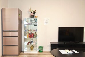 Elite Villa, Non Smoking, Patio | Desk, laptop workspace, blackout drapes, free WiFi