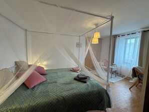 2 bedrooms, desk, iron/ironing board, travel cot