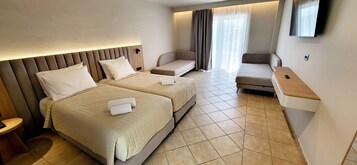 Suite monolocale Superior, balcone | Una cassaforte in camera, insonorizzazione, Wi-Fi gratuito