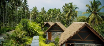 Maayaa riverside villa by KPM Tripenta