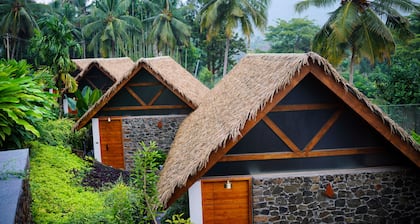 Maayaa riverside villa by KPM Tripenta