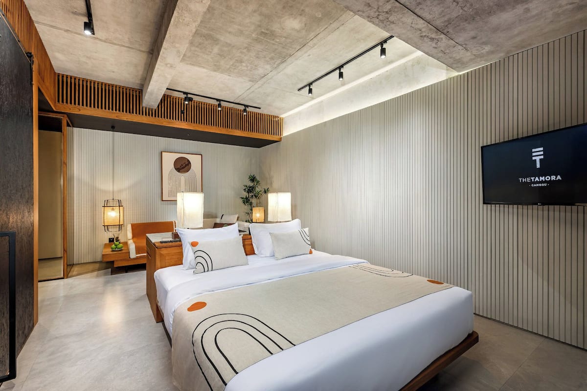 Standard Studio, Balcony, City View | Desk, laptop workspace, free WiFi