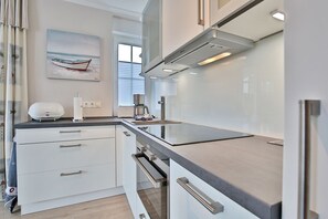 Kühlschrank, Ofen, Herdplatte, Geschirrspüler