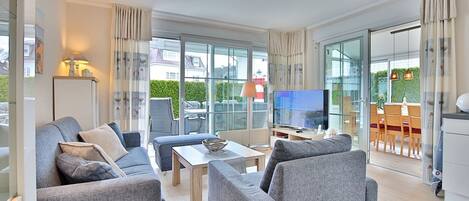 Télévision, chaîne hi-fi