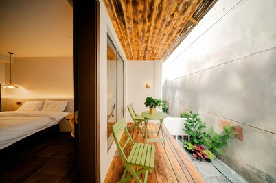 Cloud 9 Hotel