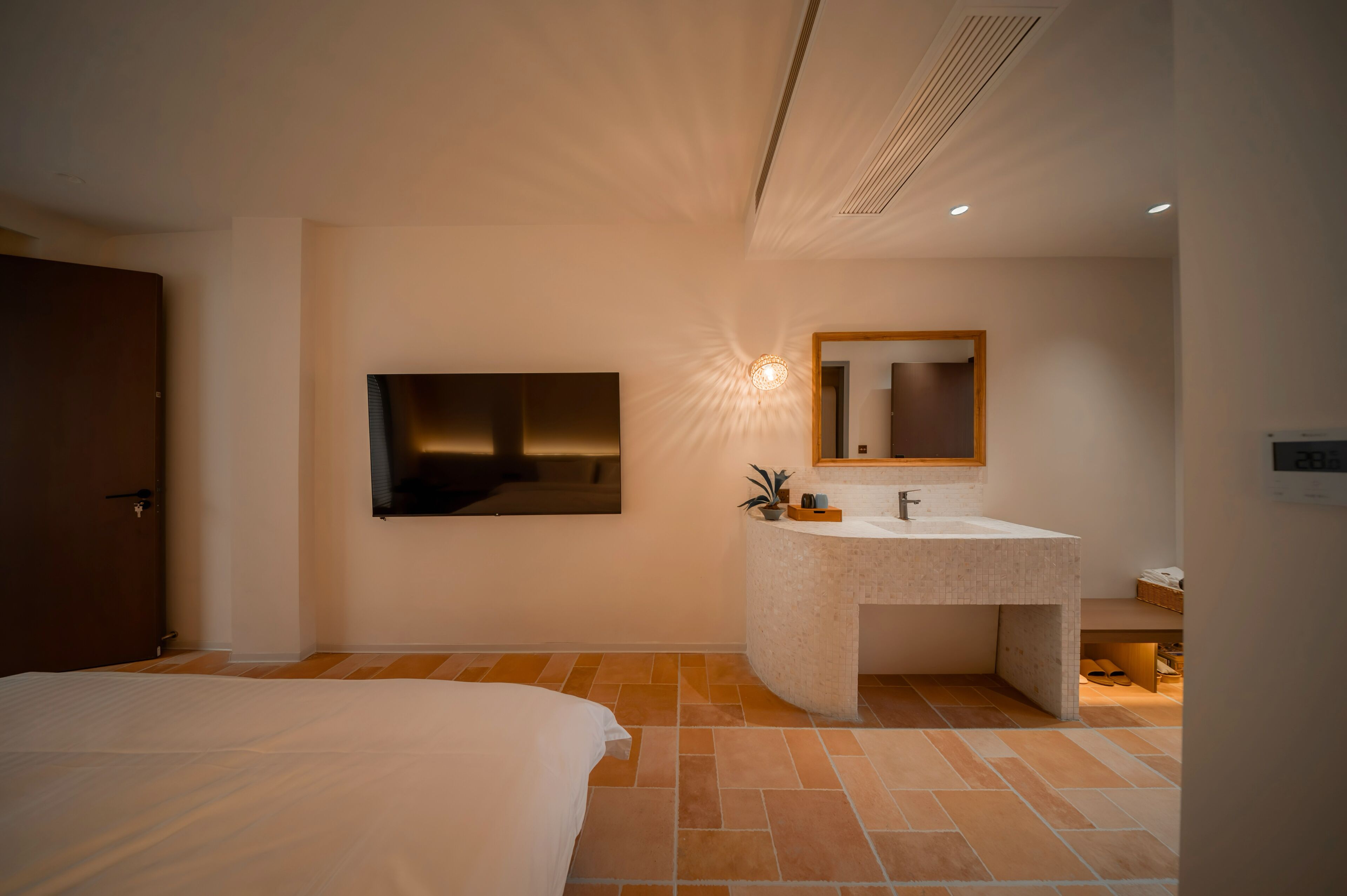 Room, 1 King Bed, Non Smoking | Desk, laptop workspace, free WiFi