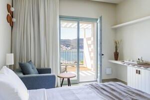 Premium Room, Sea View, Hot Tub  | In-room safe, laptop workspace, blackout drapes, soundproofing