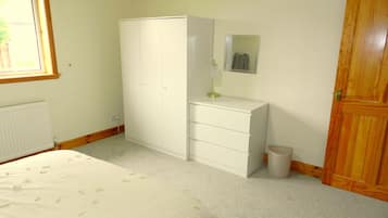 1 quarto, ferros/tábuas de passar roupa, Wi-Fi, roupa de cama