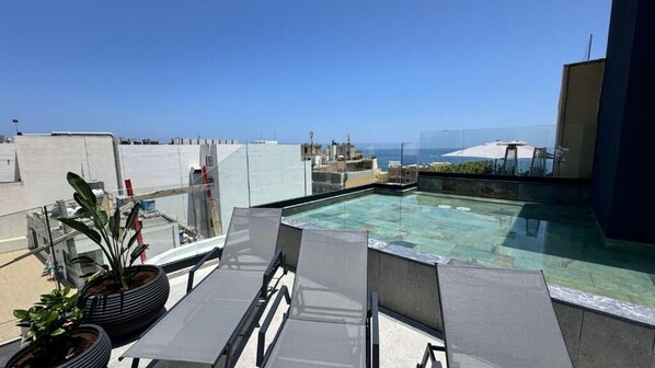 Seasonal outdoor pool - Aste Hotel (St. Julian's)